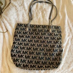 🔥sold🔥 Michael Kors Monogram Tote Bag